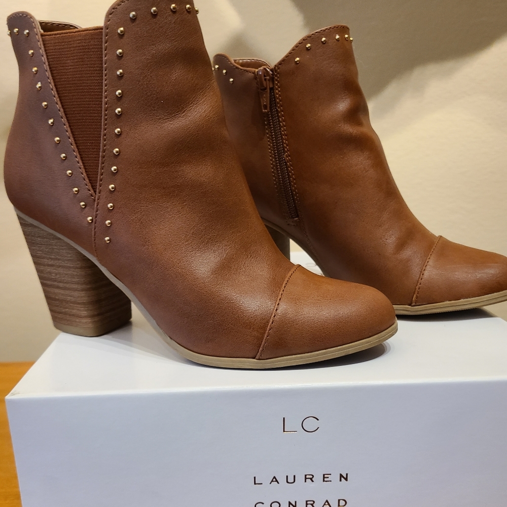 LC Ankle Boots